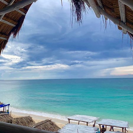 Nena Beach Club & Hotel Pendales Exterior photo