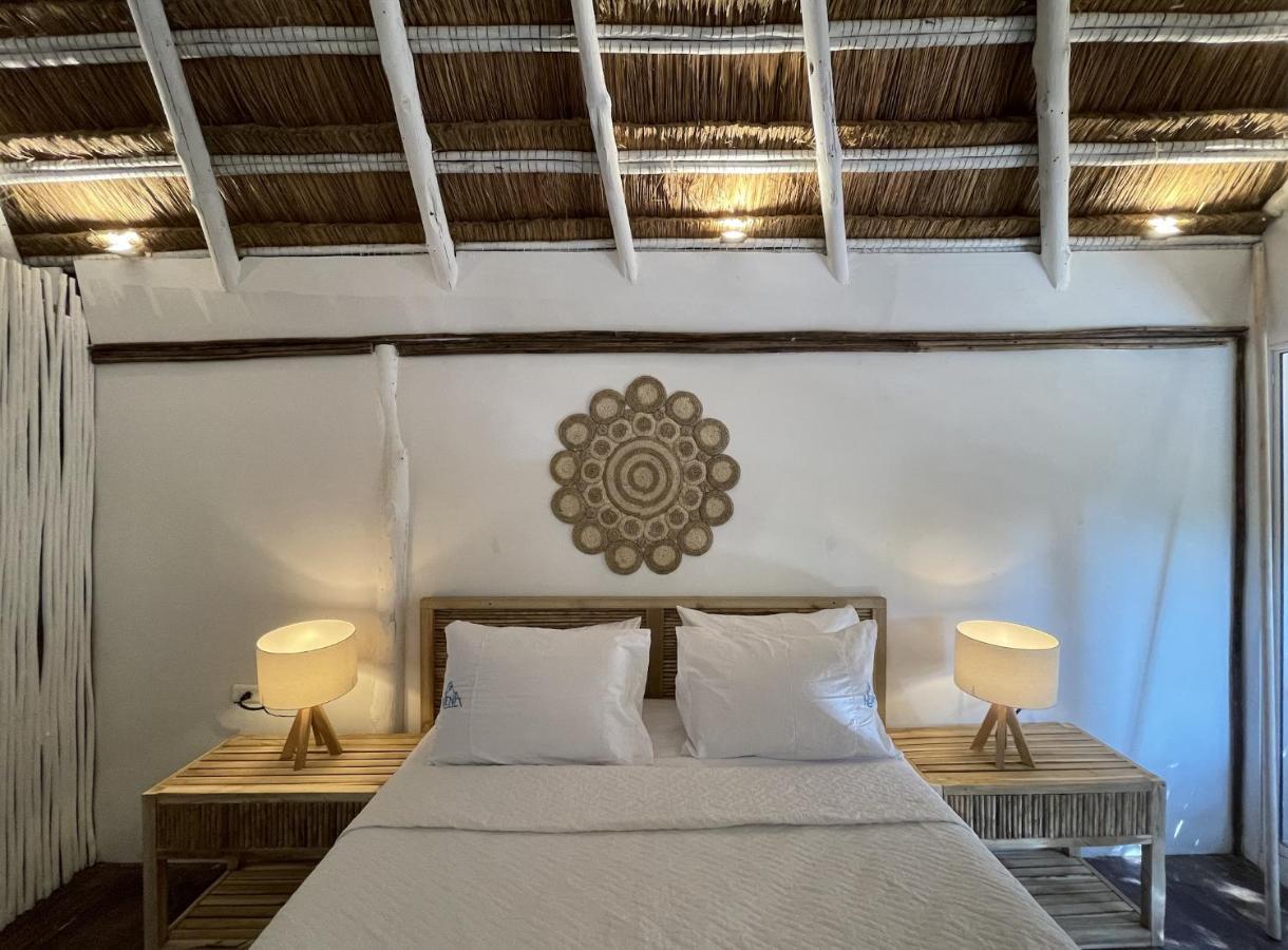 Nena Beach Club & Hotel Pendales Exterior photo