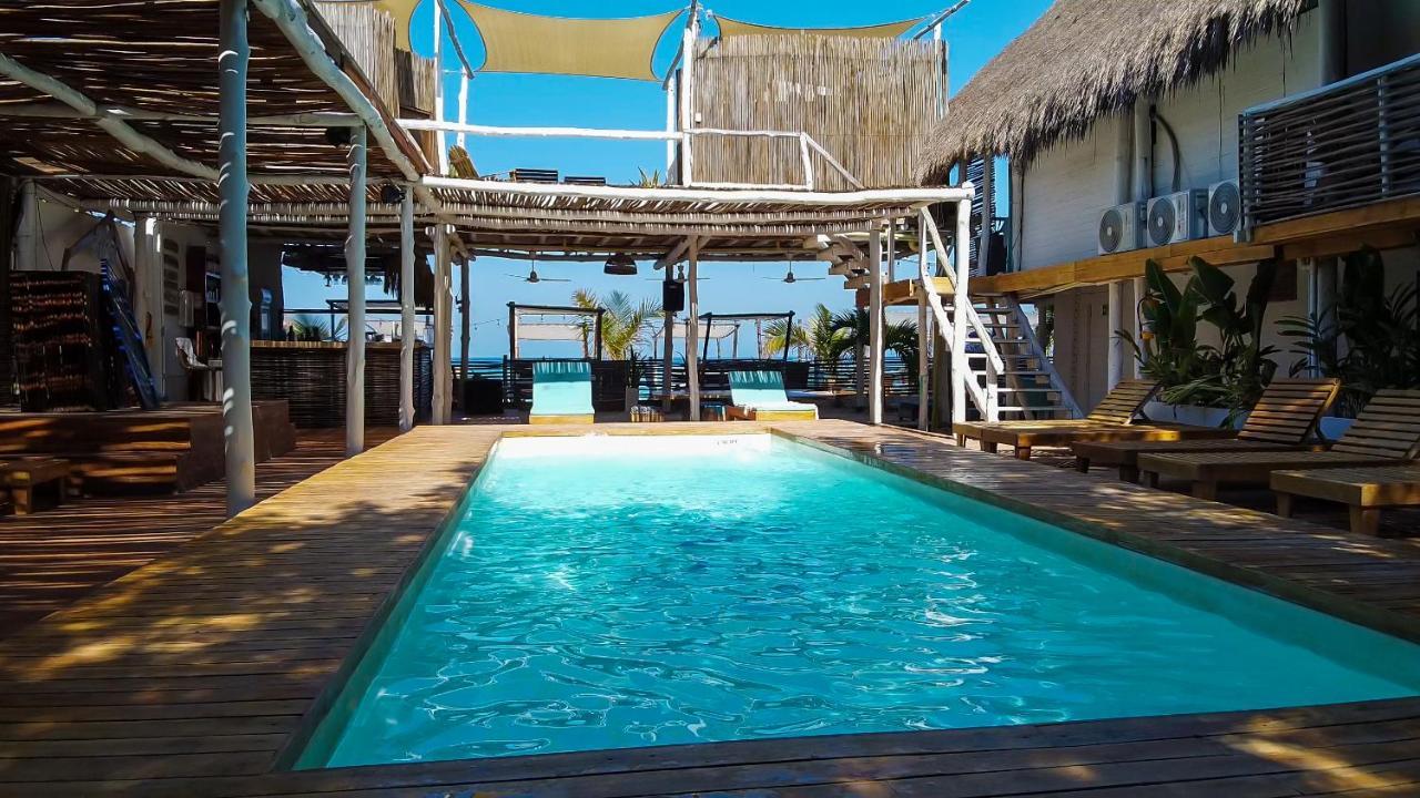 Nena Beach Club & Hotel Pendales Exterior photo