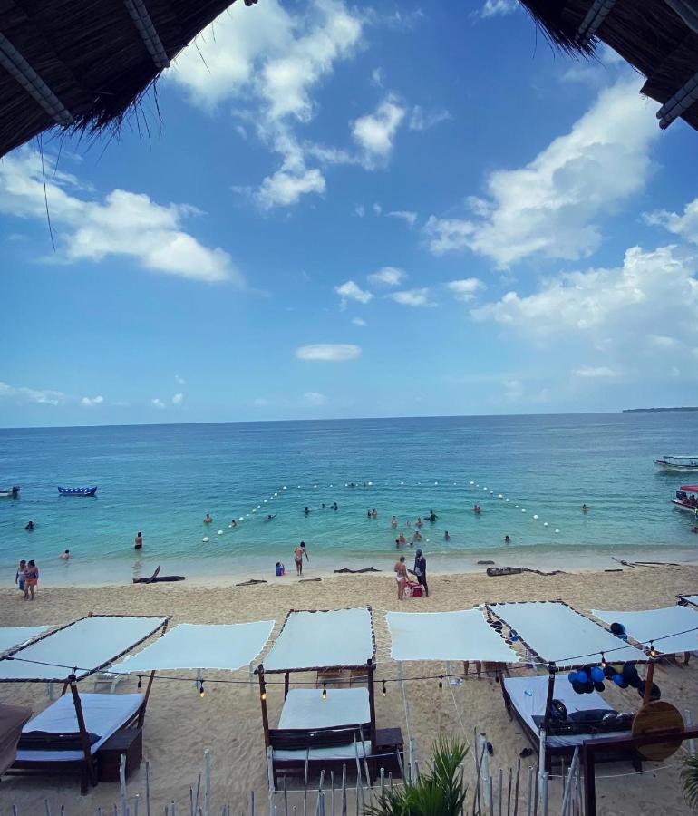 Nena Beach Club & Hotel Pendales Exterior photo