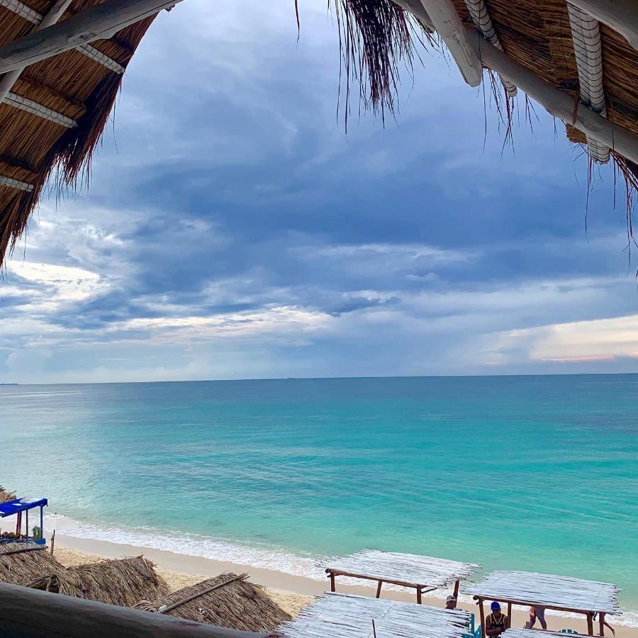 Nena Beach Club & Hotel Pendales Exterior photo