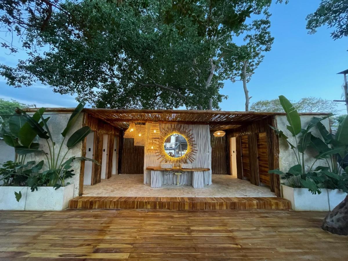 Nena Beach Club & Hotel Pendales Exterior photo