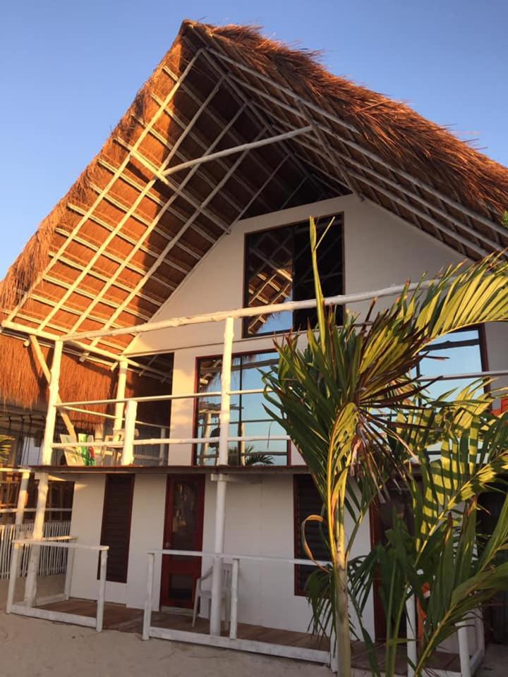 Nena Beach Club & Hotel Pendales Exterior photo