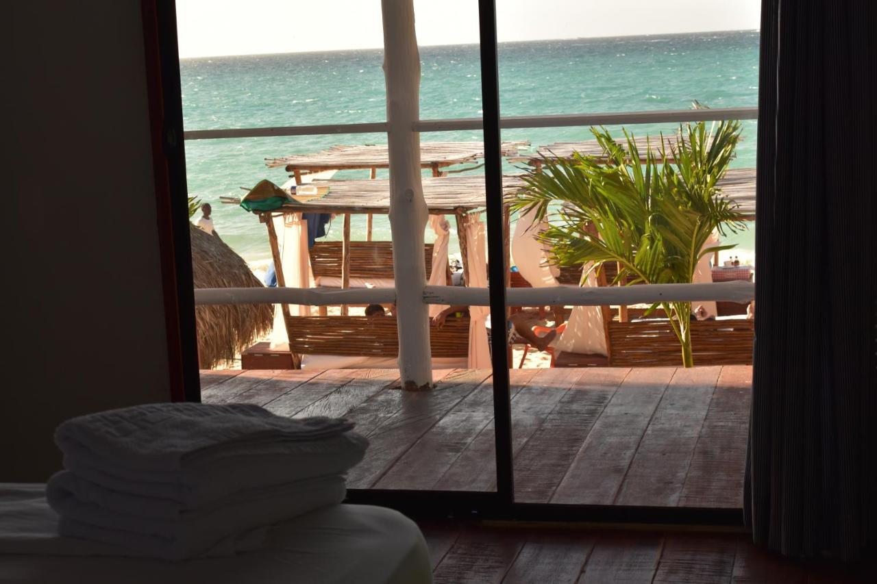 Nena Beach Club & Hotel Pendales Exterior photo