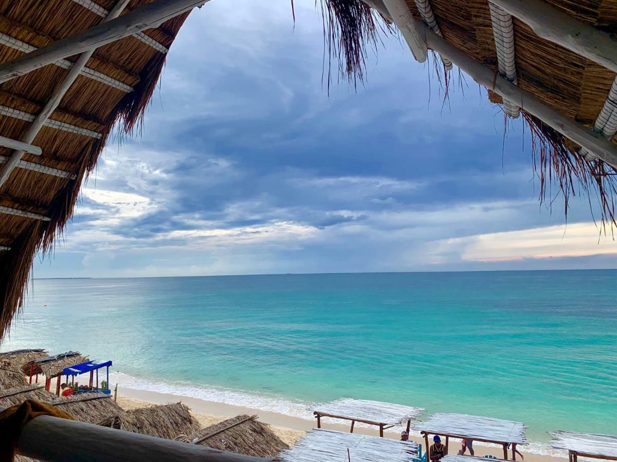 Nena Beach Club & Hotel Pendales Exterior photo