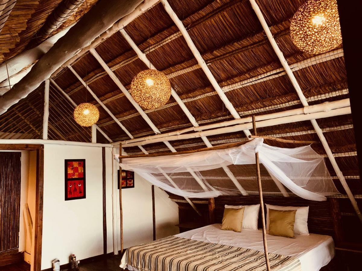 Nena Beach Club & Hotel Pendales Exterior photo